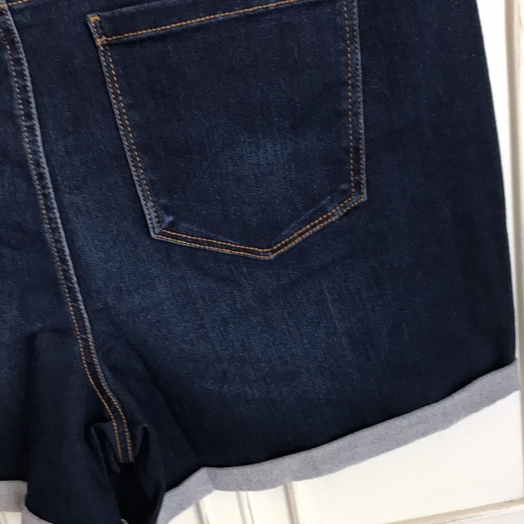 $10 flash sale (24 hr) Plus size denim jean shorts cuff bottom XXL 20 dark denim - Picture 4 of 4